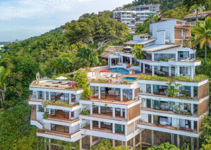 Hacienda de las Flores | 5-10 Bedrooms | Starting at $1,550/Night